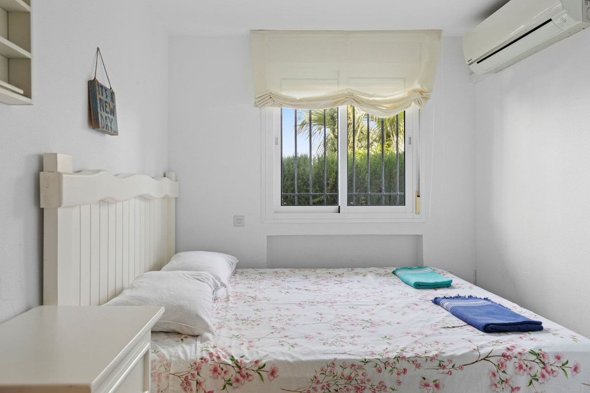 Se vende Villa - Chalet de 5 dormitorios en Costa Del Sol, Málaga, España