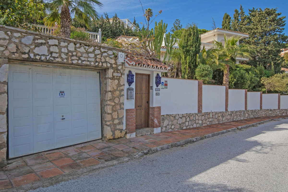 Se vende Villa - Chalet de 5 dormitorios en Costa Del Sol, Málaga, España