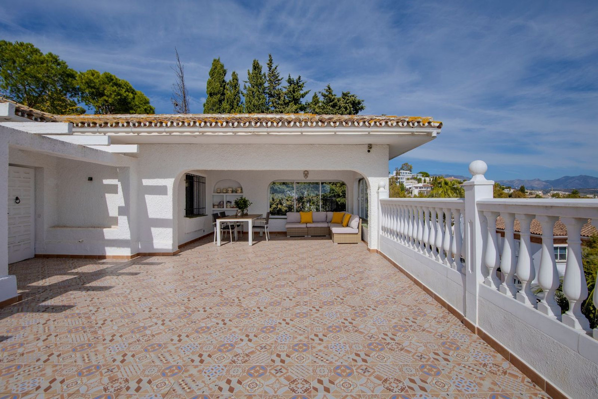 Se vende Villa - Chalet de 5 dormitorios en Costa Del Sol, Málaga, España