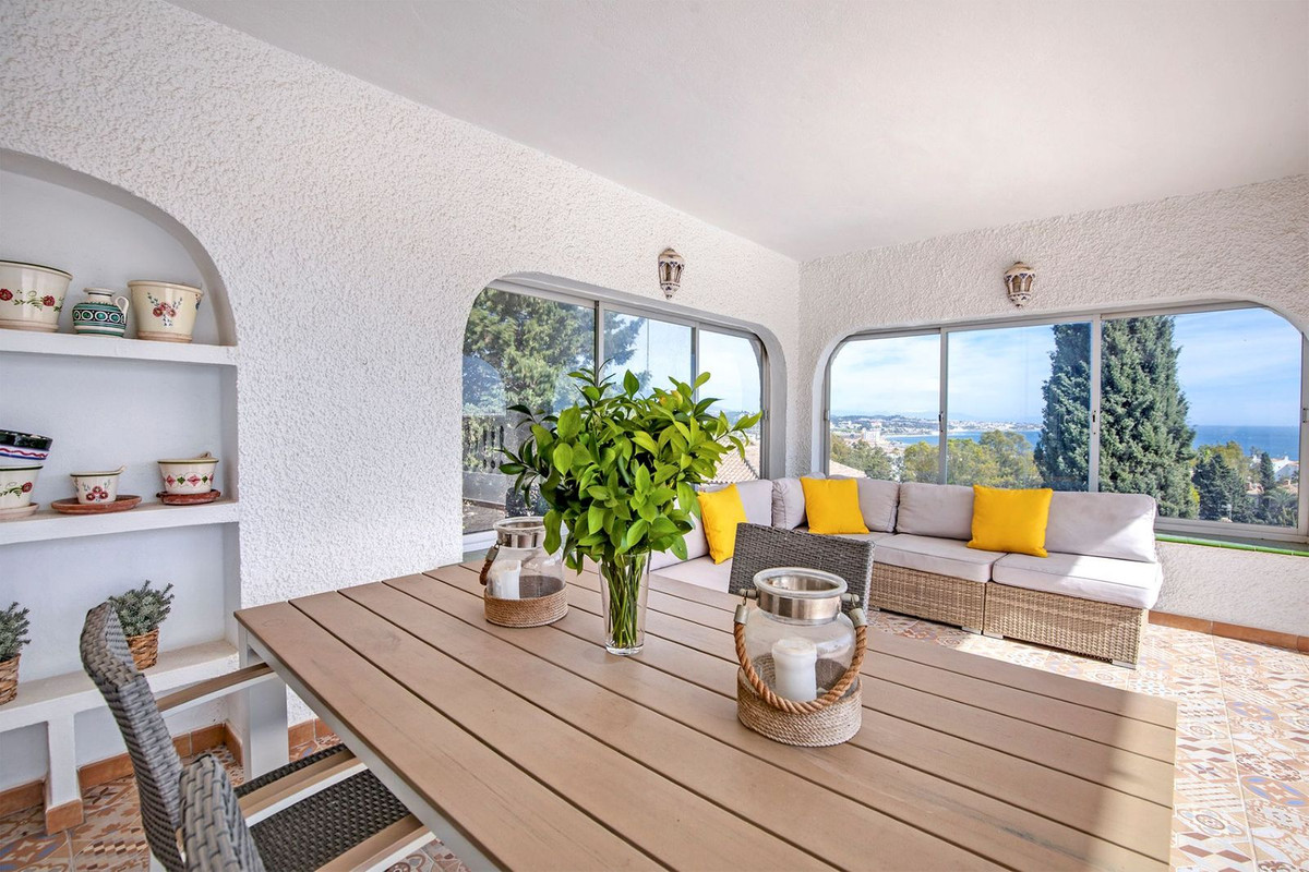 Se vende Villa - Chalet de 5 dormitorios en Costa Del Sol, Málaga, España