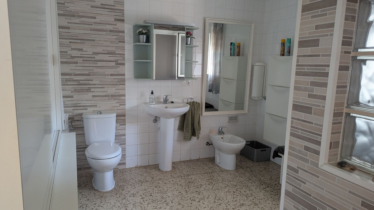 5 Bed Townhouse for sale in Alhaurín De La Torre Costa Del Sol, Málaga, Spain