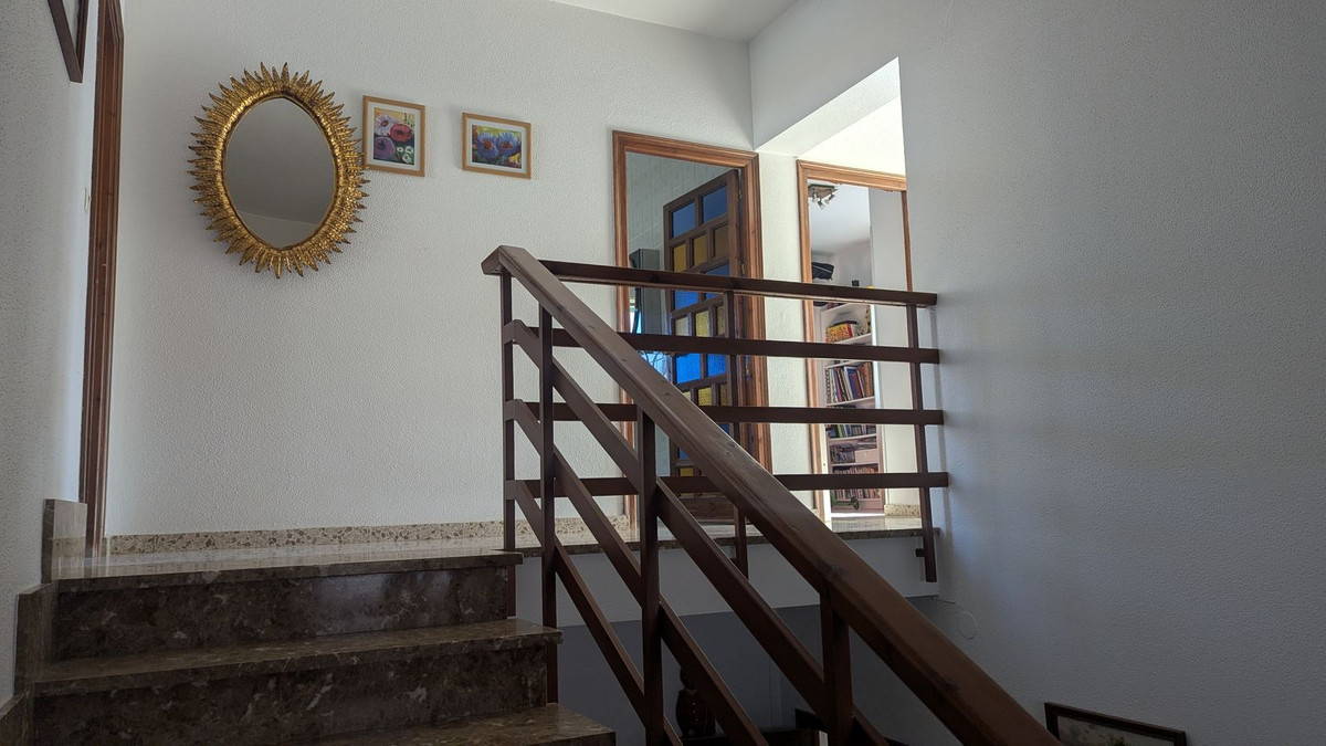 5 Bed Townhouse for sale in Alhaurín De La Torre Costa Del Sol, Málaga, Spain