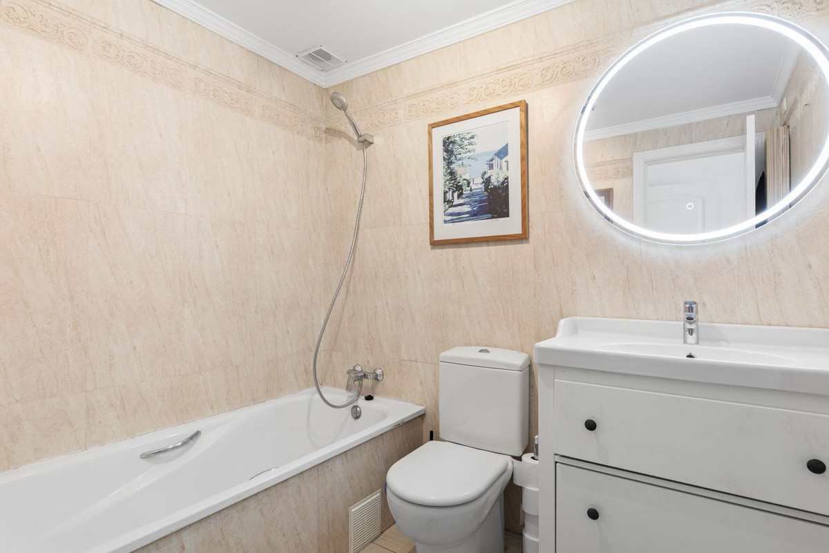 2 Bed Apartment for sale in Elviria Costa Del Sol, Málaga, Spain