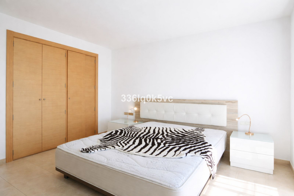 Se vende Apartamento Planta Media de 2 dormitorios en Costa Del Sol, Málaga, España