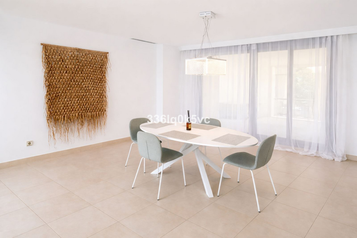 Se vende Apartamento Planta Media de 2 dormitorios en Costa Del Sol, Málaga, España