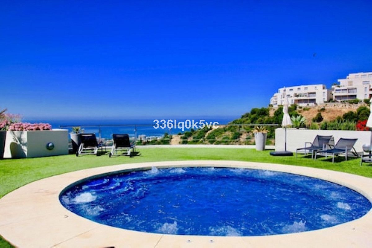 Se vende Apartamento Planta Media de 2 dormitorios en Costa Del Sol, Málaga, España