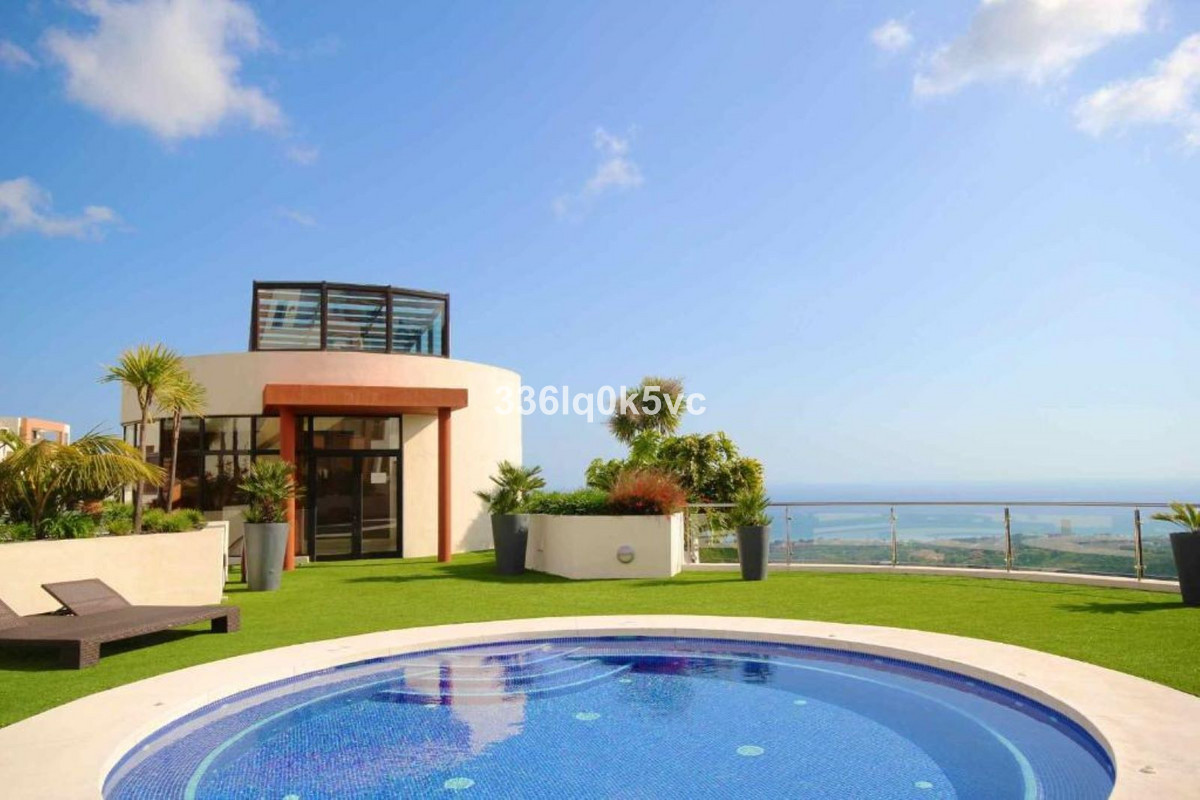 Se vende Apartamento Planta Media de 2 dormitorios en Costa Del Sol, Málaga, España