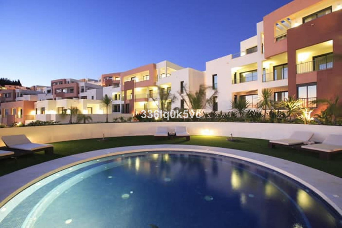 Se vende Apartamento Planta Media de 2 dormitorios en Costa Del Sol, Málaga, España