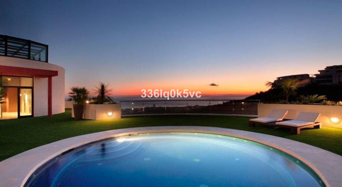 Se vende Apartamento Planta Media de 2 dormitorios en Costa Del Sol, Málaga, España