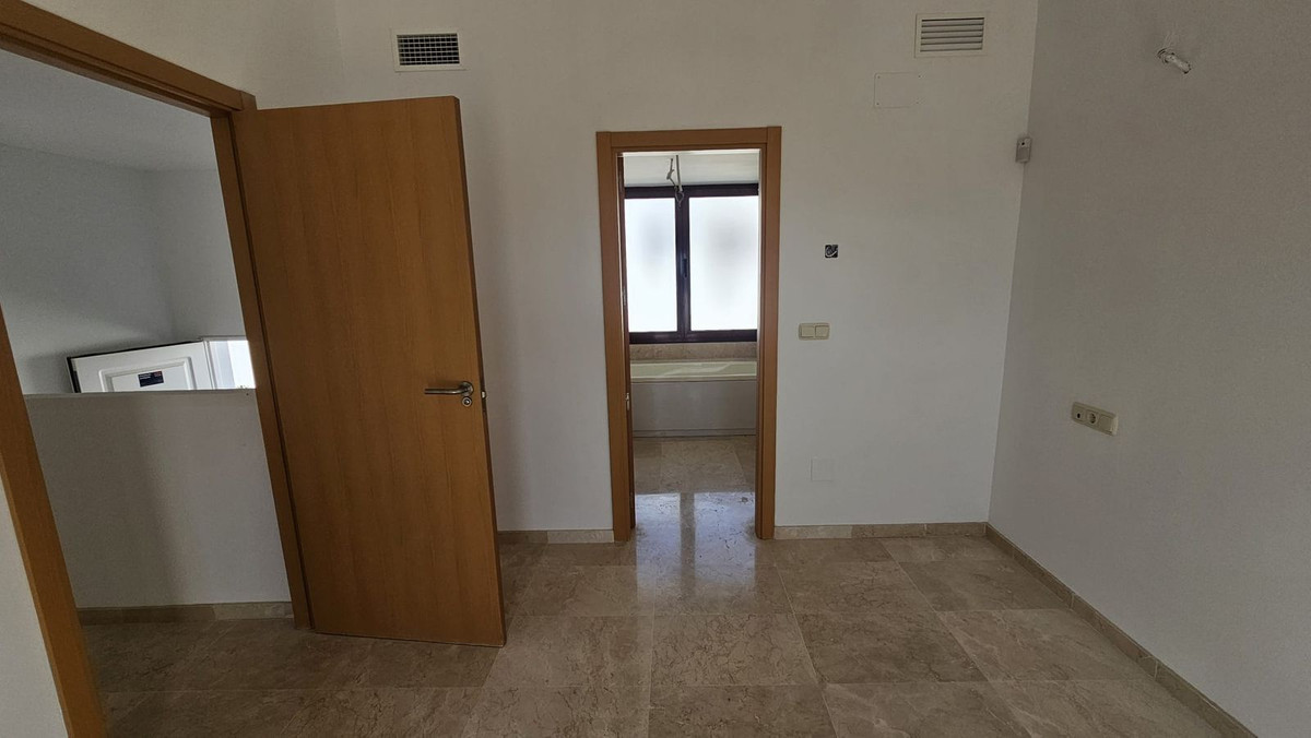 2 Bed Townhouse for sale in Doña Julia Costa Del Sol, Málaga, Spain
