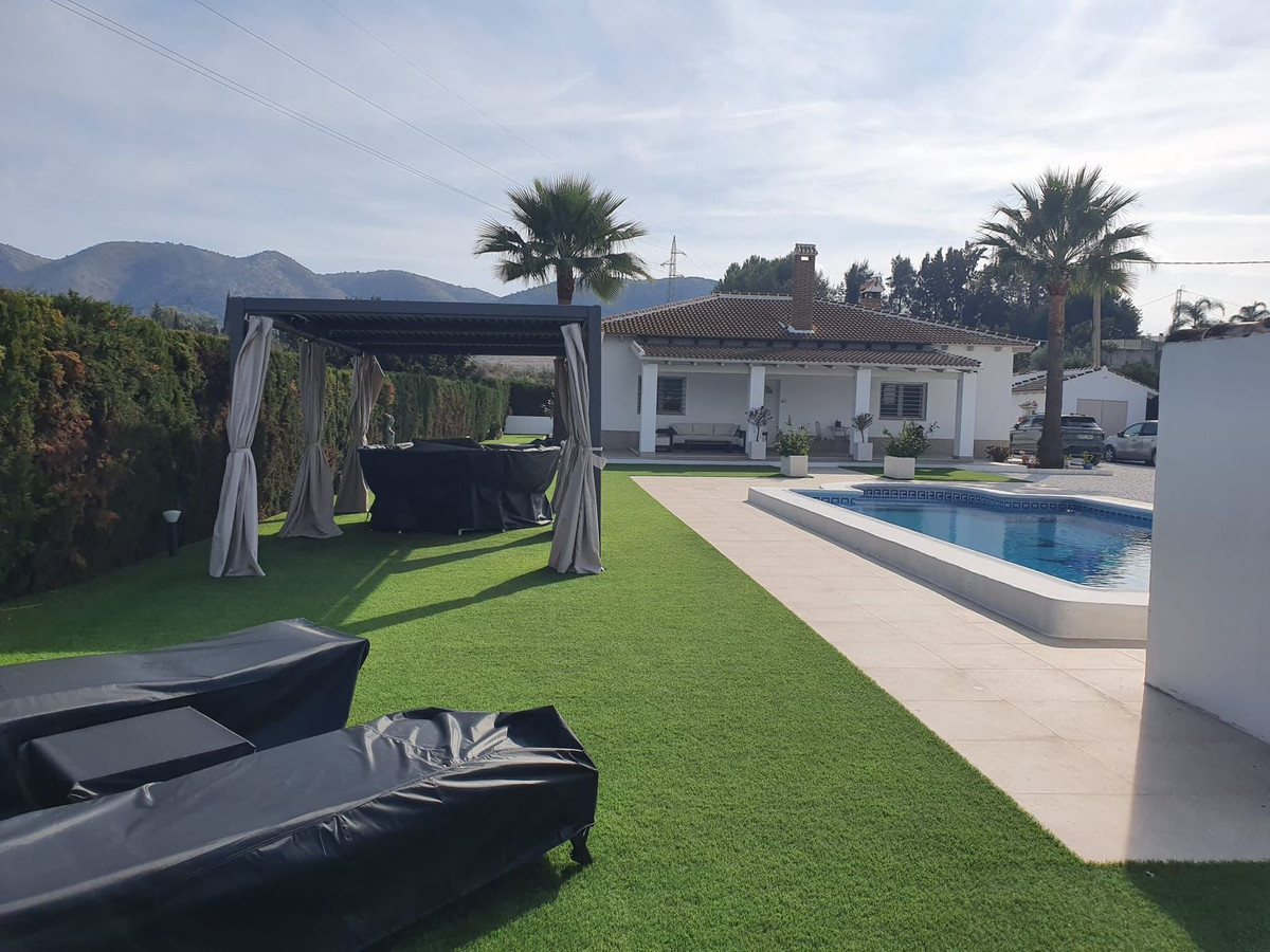 3 Bed Townhouse for sale in Cártama Costa Del Sol, Málaga, Spain