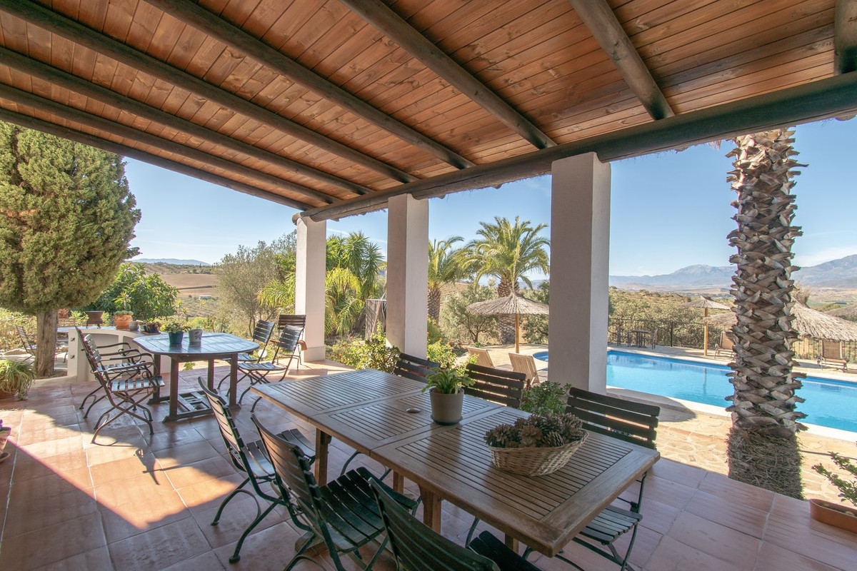 7 Bed Townhouse for sale in Alora Costa Del Sol, Málaga, Spain
