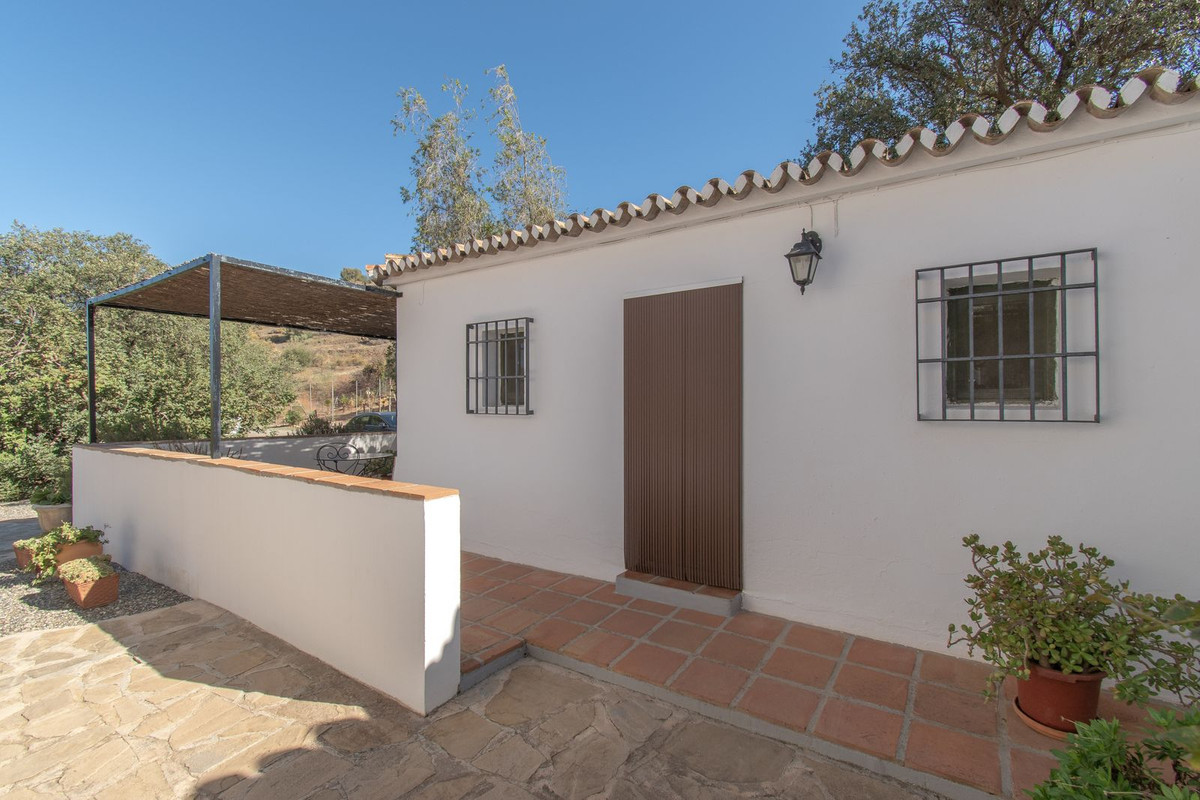 7 Bed Townhouse for sale in Alora Costa Del Sol, Málaga, Spain