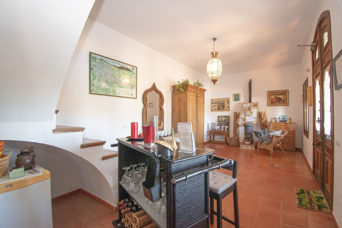7 Bed Townhouse for sale in Alora Costa Del Sol, Málaga, Spain