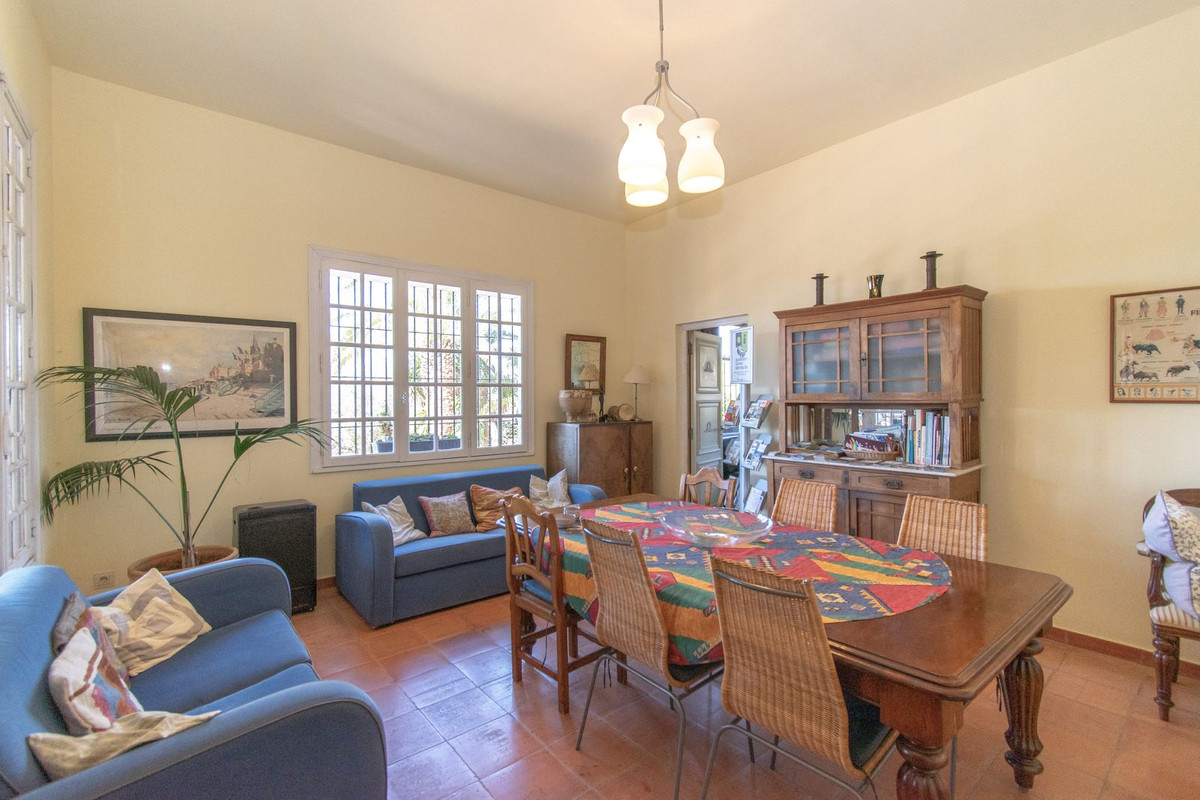 7 Bed Townhouse for sale in Alora Costa Del Sol, Málaga, Spain