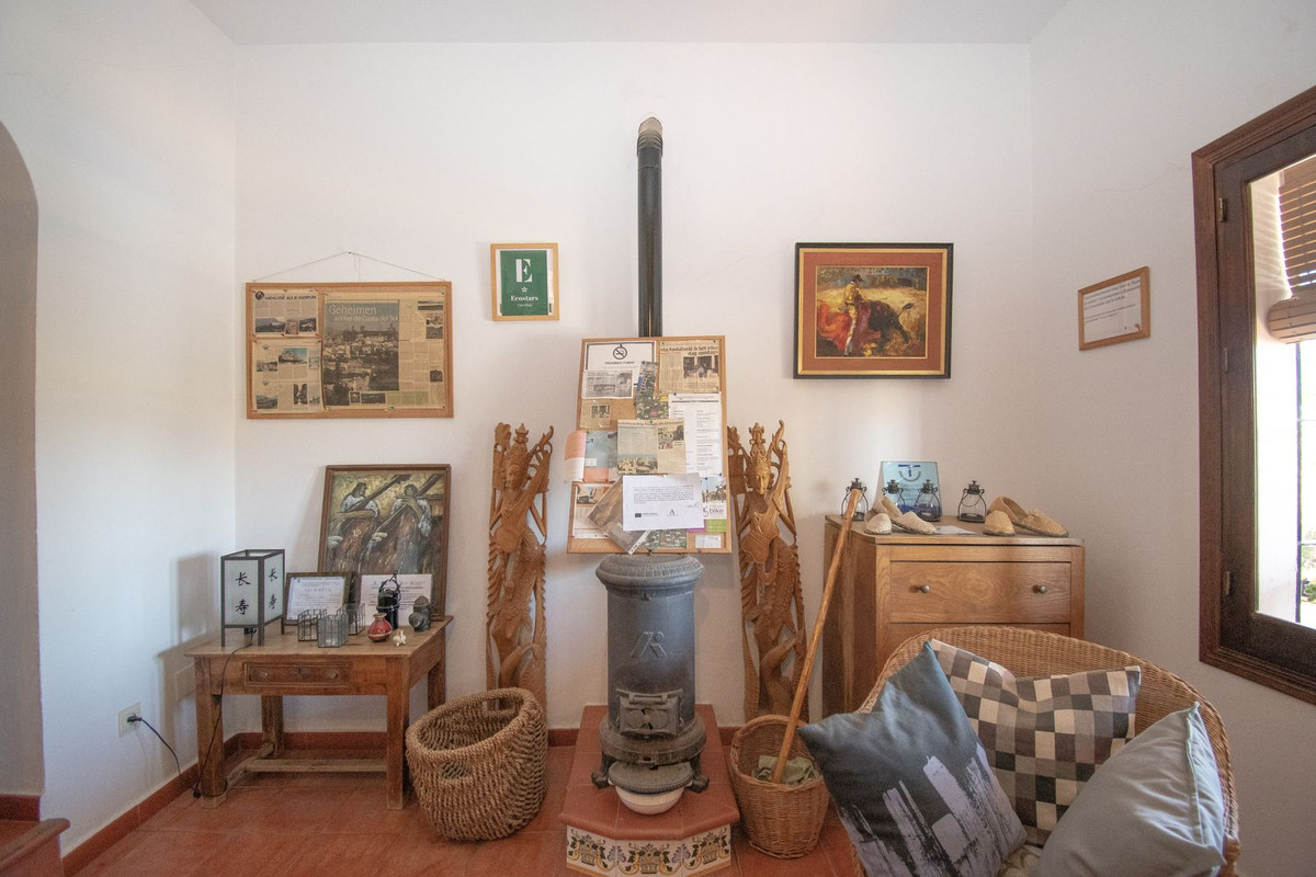 7 Bed Townhouse for sale in Alora Costa Del Sol, Málaga, Spain