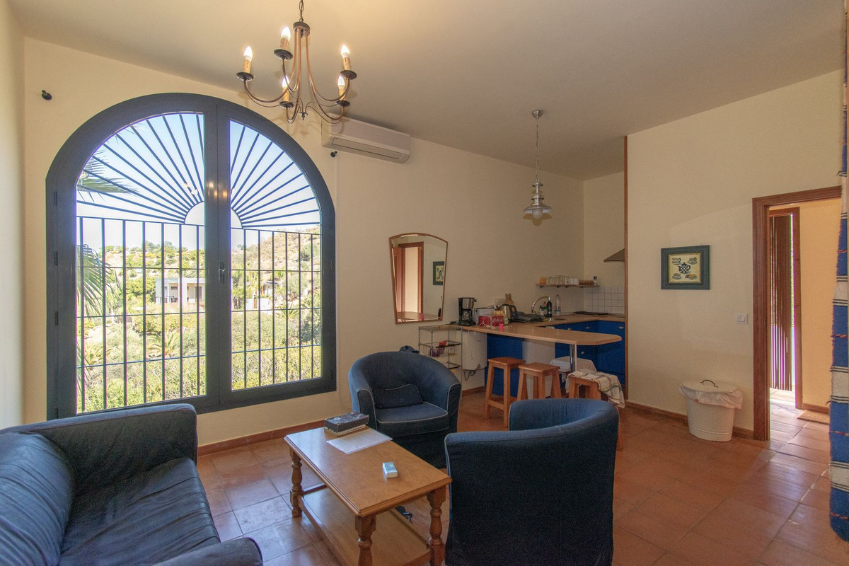 7 Bed Townhouse for sale in Alora Costa Del Sol, Málaga, Spain
