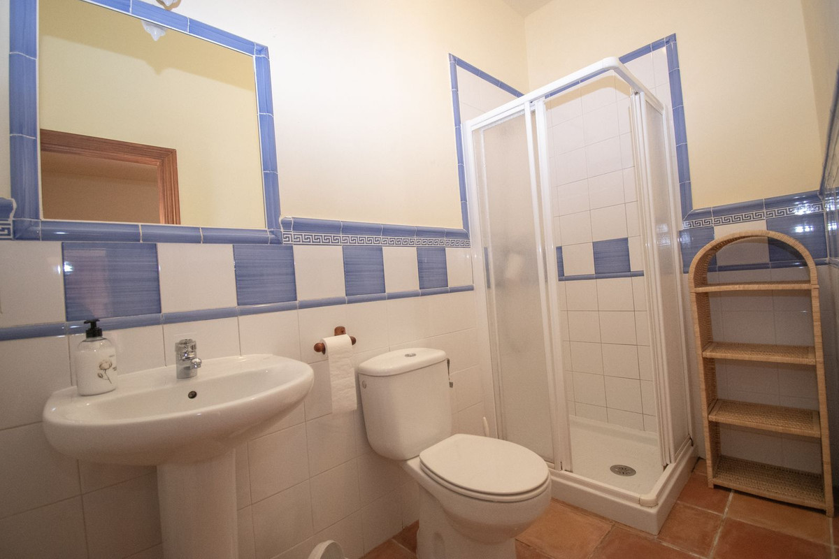 7 Bed Townhouse for sale in Alora Costa Del Sol, Málaga, Spain