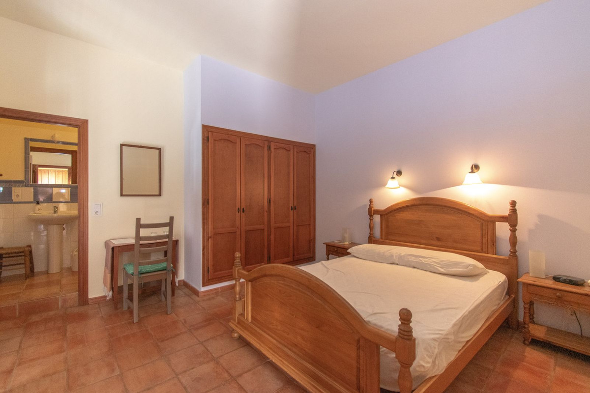 7 Bed Townhouse for sale in Alora Costa Del Sol, Málaga, Spain