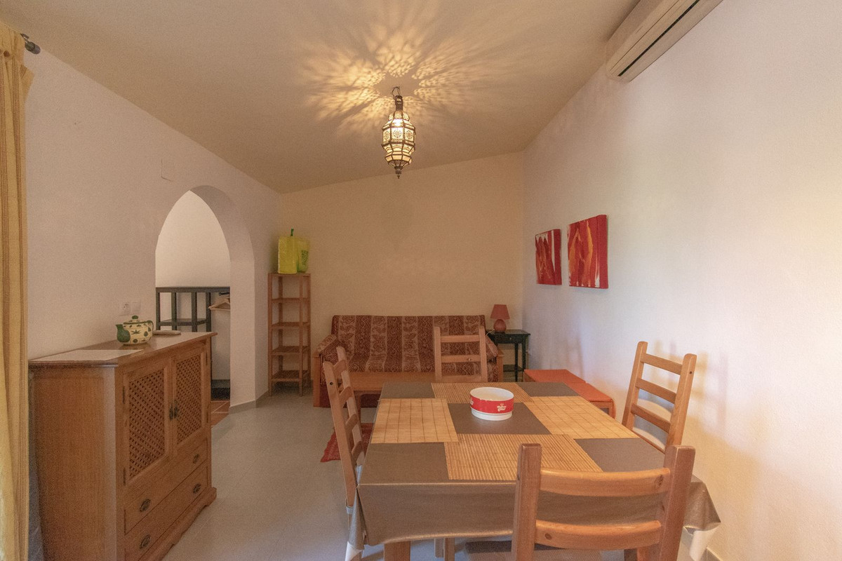 7 Bed Townhouse for sale in Alora Costa Del Sol, Málaga, Spain