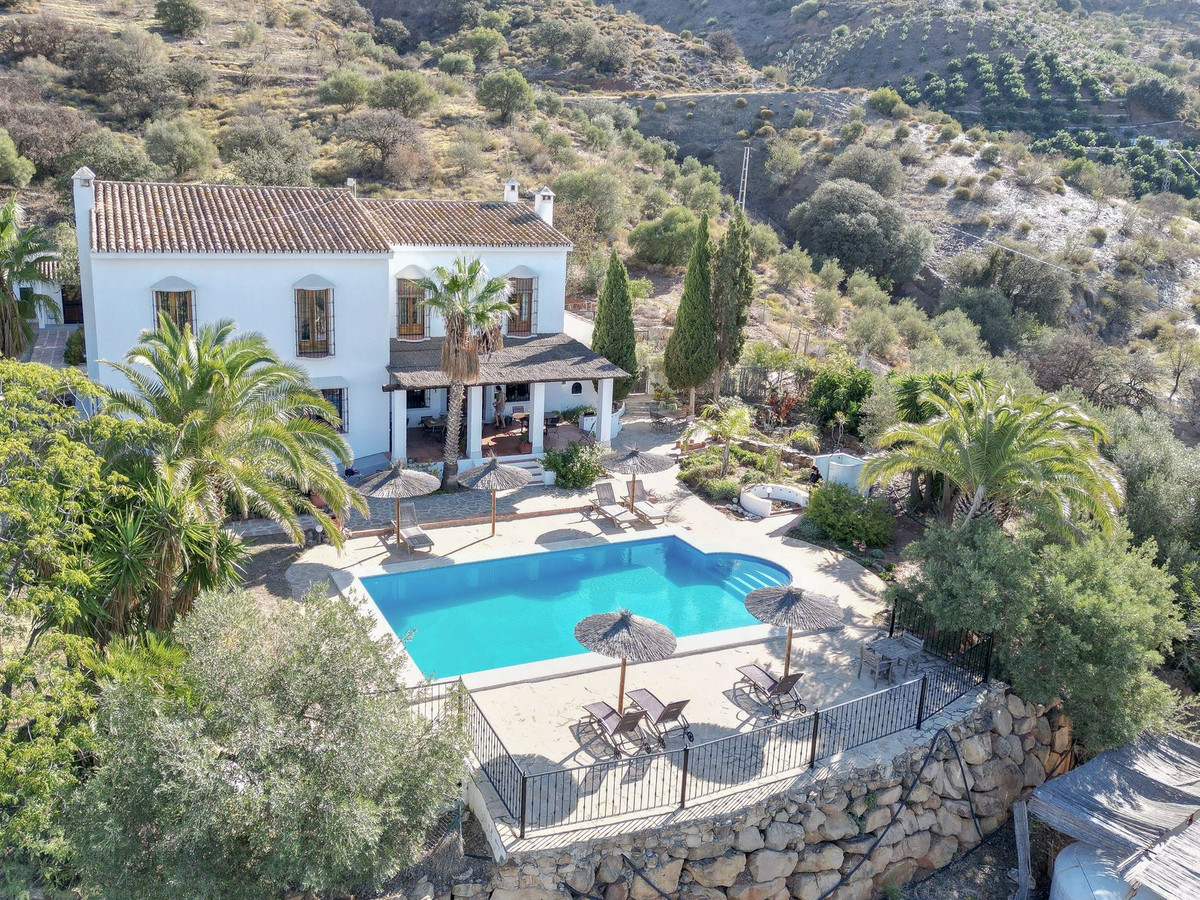 7 Bed Townhouse for sale in Alora Costa Del Sol, Málaga, Spain