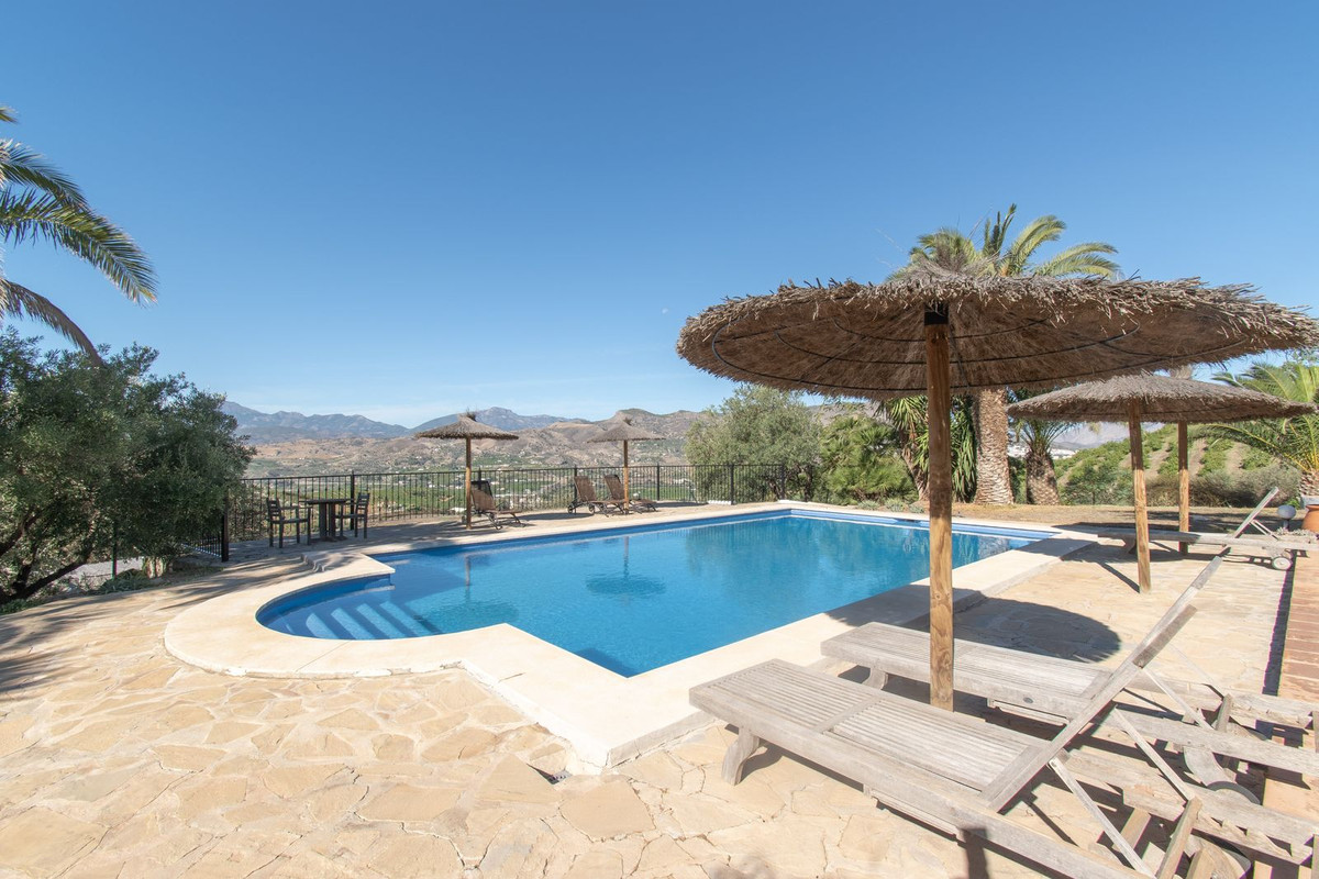 7 Bed Townhouse for sale in Alora Costa Del Sol, Málaga, Spain