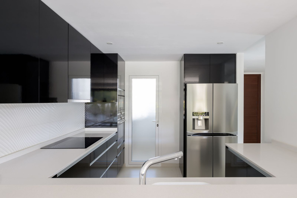 3 Bed Townhouse for sale in The Golden Mile Costa Del Sol, Málaga, Spain