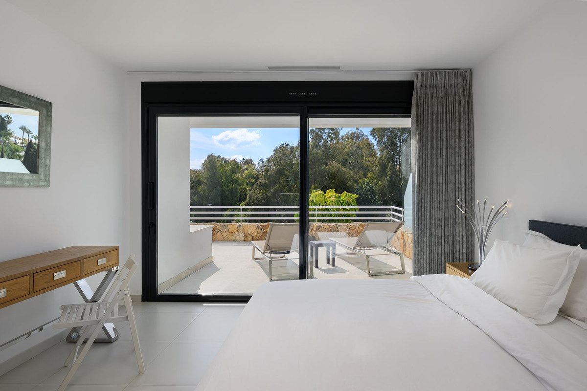 3 Bed Townhouse for sale in The Golden Mile Costa Del Sol, Málaga, Spain