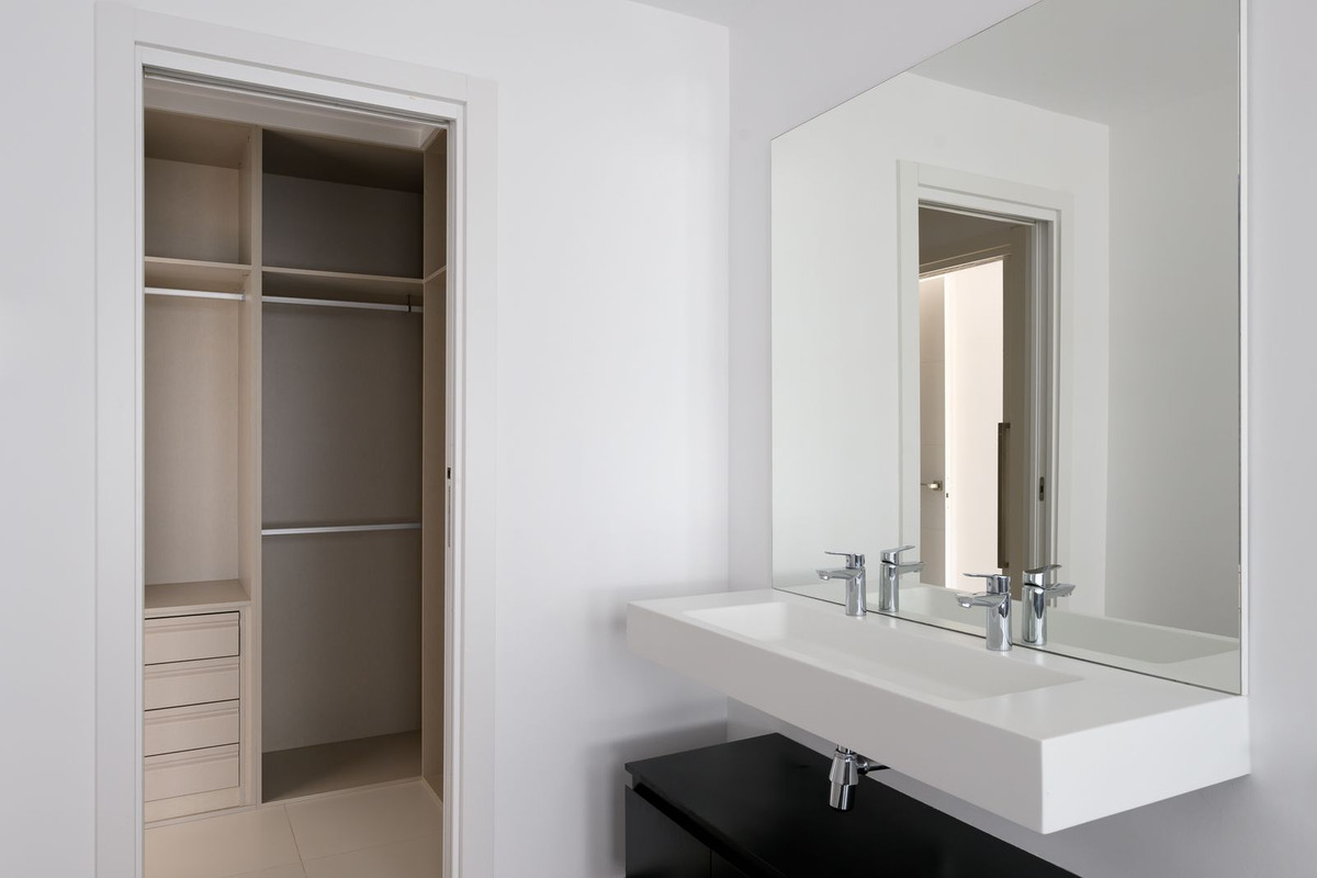 3 Bed Townhouse for sale in The Golden Mile Costa Del Sol, Málaga, Spain