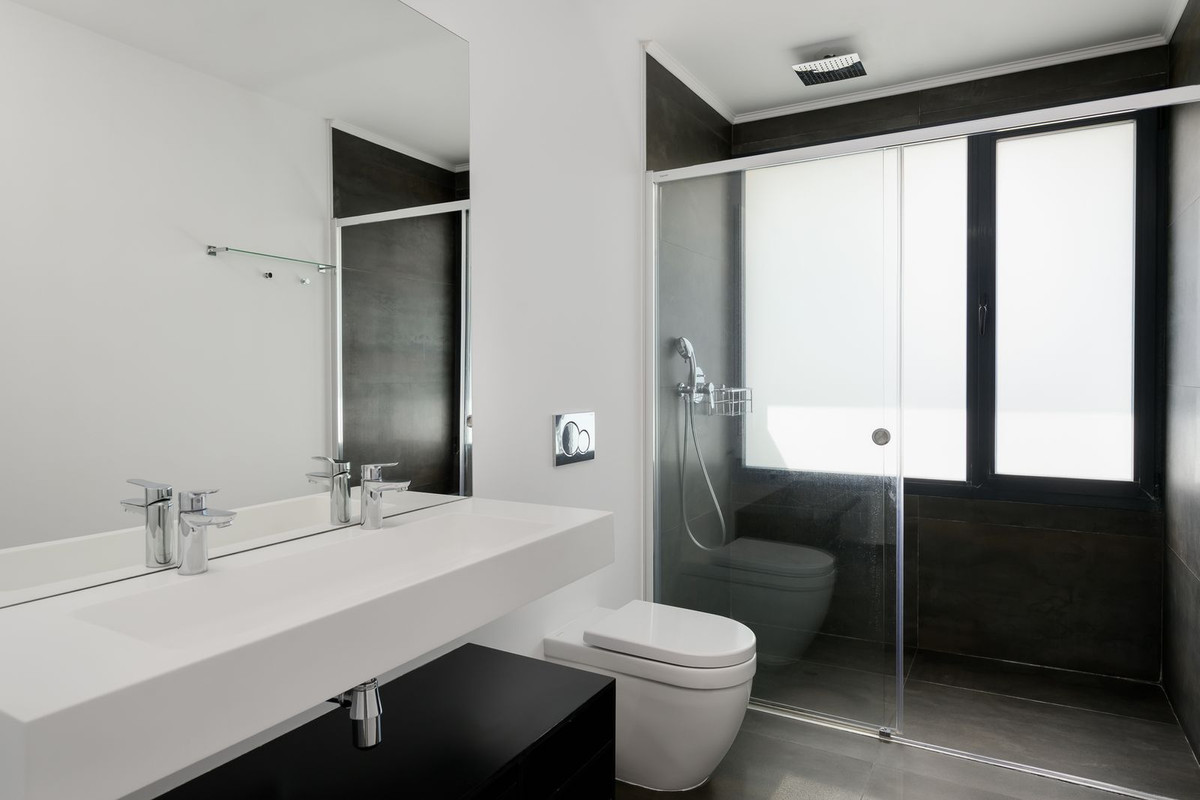 3 Bed Townhouse for sale in The Golden Mile Costa Del Sol, Málaga, Spain