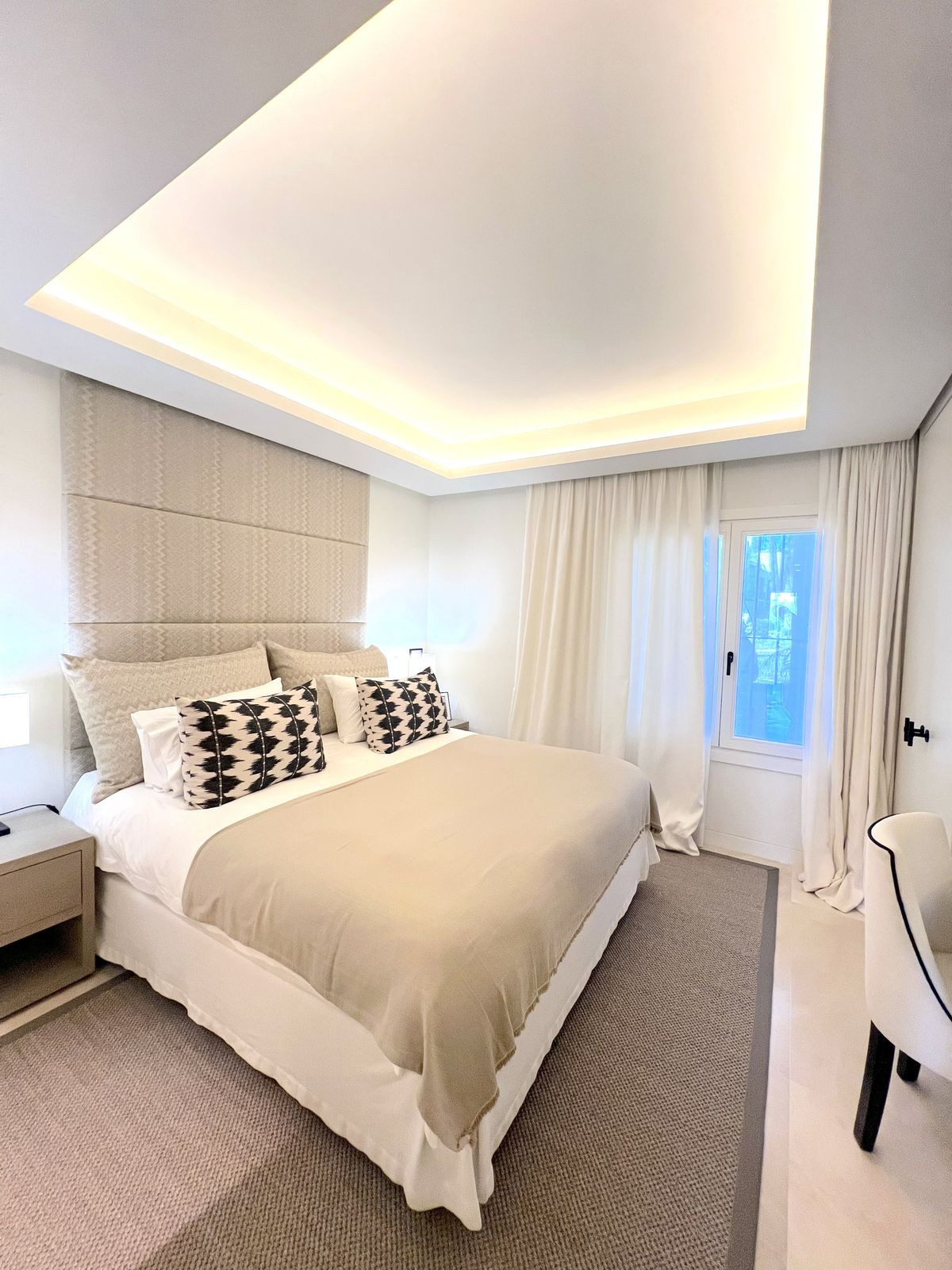 3 Bed Apartment for sale in The Golden Mile Costa Del Sol, Málaga, Spain