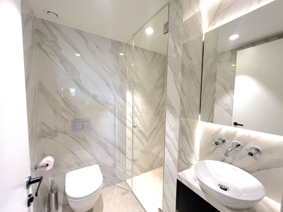 3 Bed Apartment for sale in The Golden Mile Costa Del Sol, Málaga, Spain