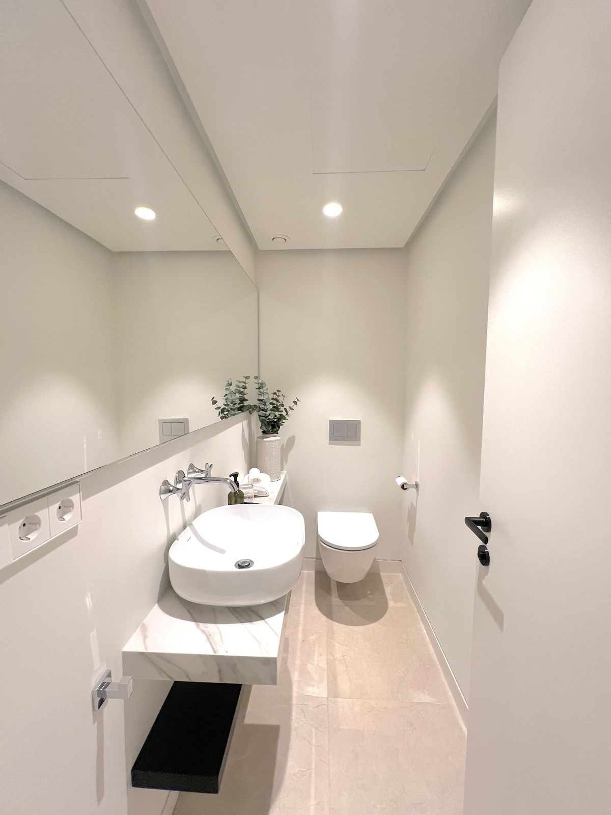 3 Bed Apartment for sale in The Golden Mile Costa Del Sol, Málaga, Spain