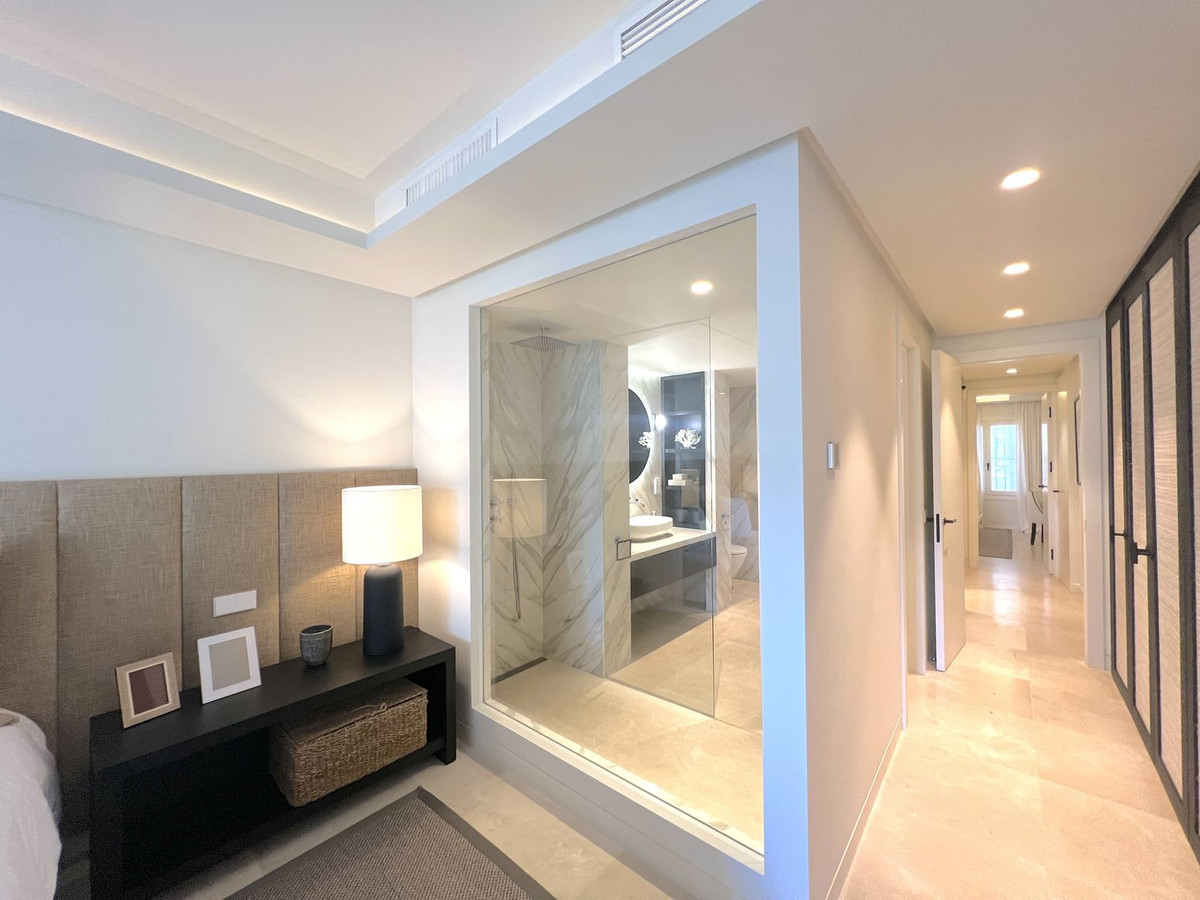 3 Bed Apartment for sale in The Golden Mile Costa Del Sol, Málaga, Spain