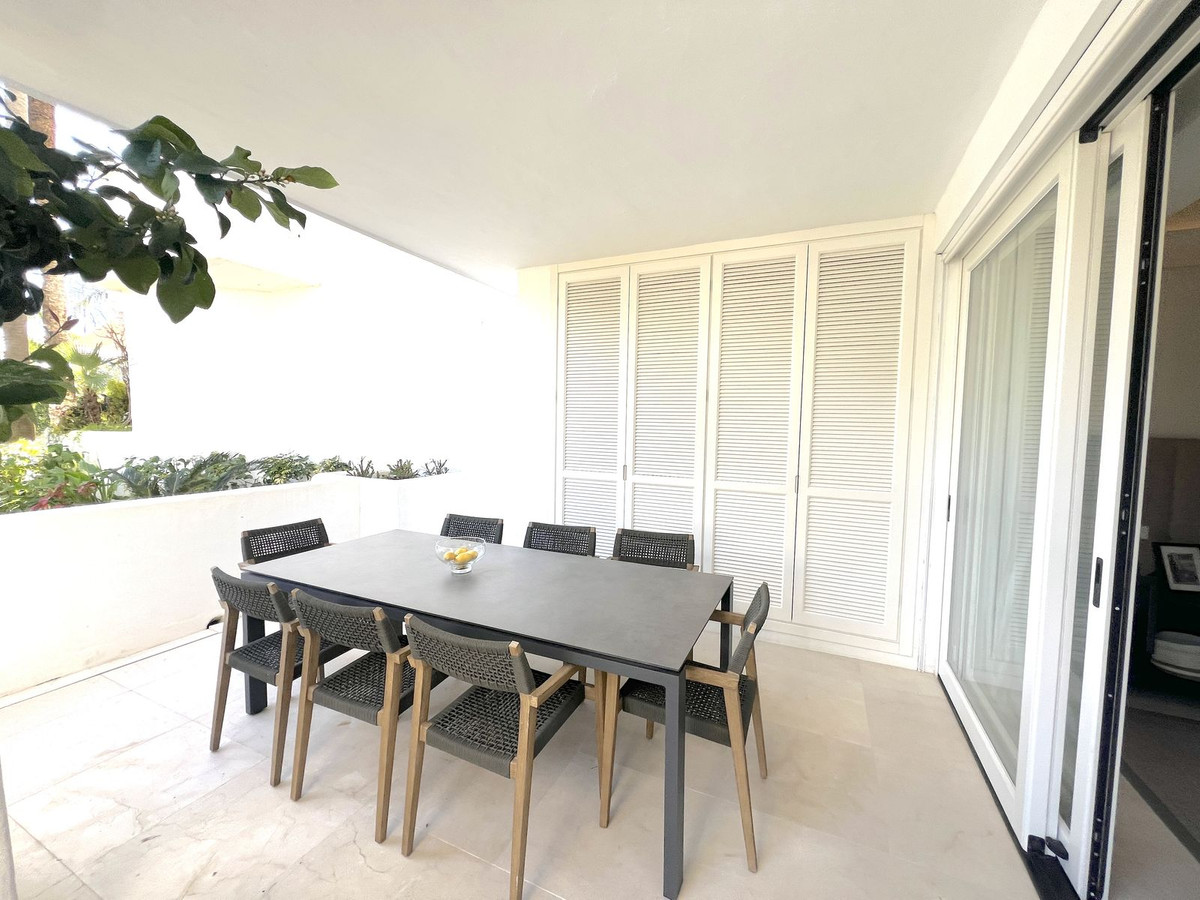 3 Bed Apartment for sale in The Golden Mile Costa Del Sol, Málaga, Spain