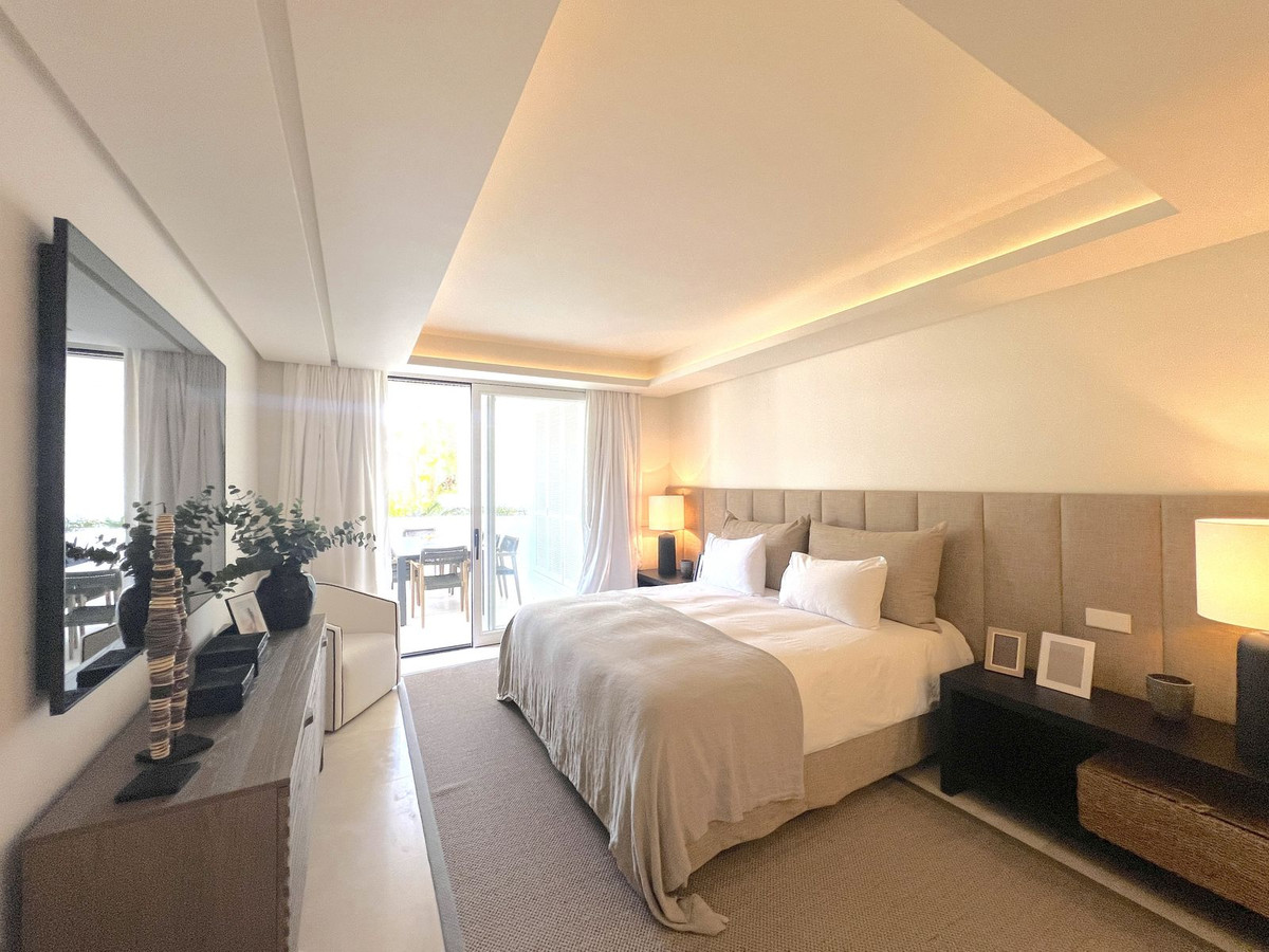 3 Bed Apartment for sale in The Golden Mile Costa Del Sol, Málaga, Spain