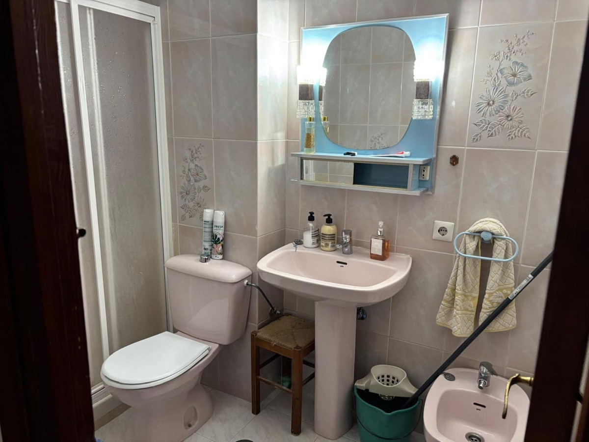 3 Bed Apartment for sale in Estepona Costa Del Sol, Málaga, Spain