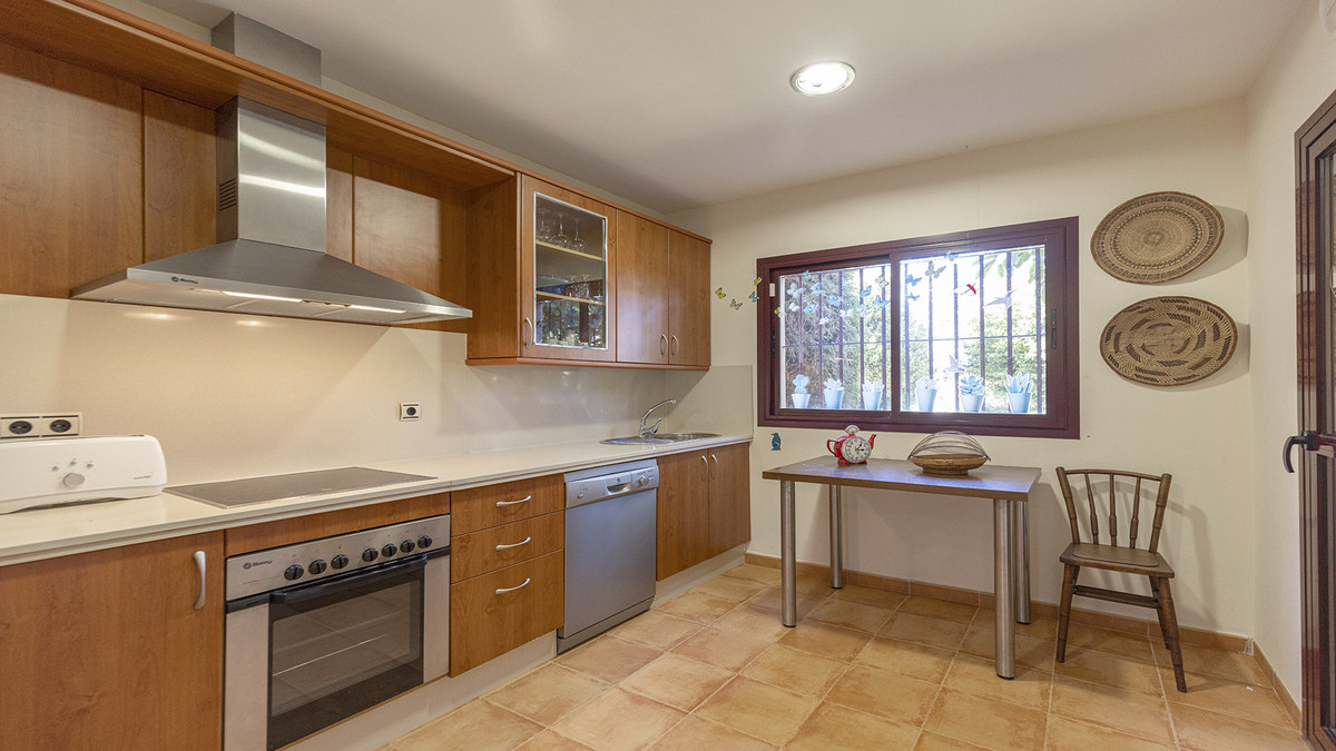 3 Bed Apartment for sale in Manilva Costa Del Sol, Málaga, Spain