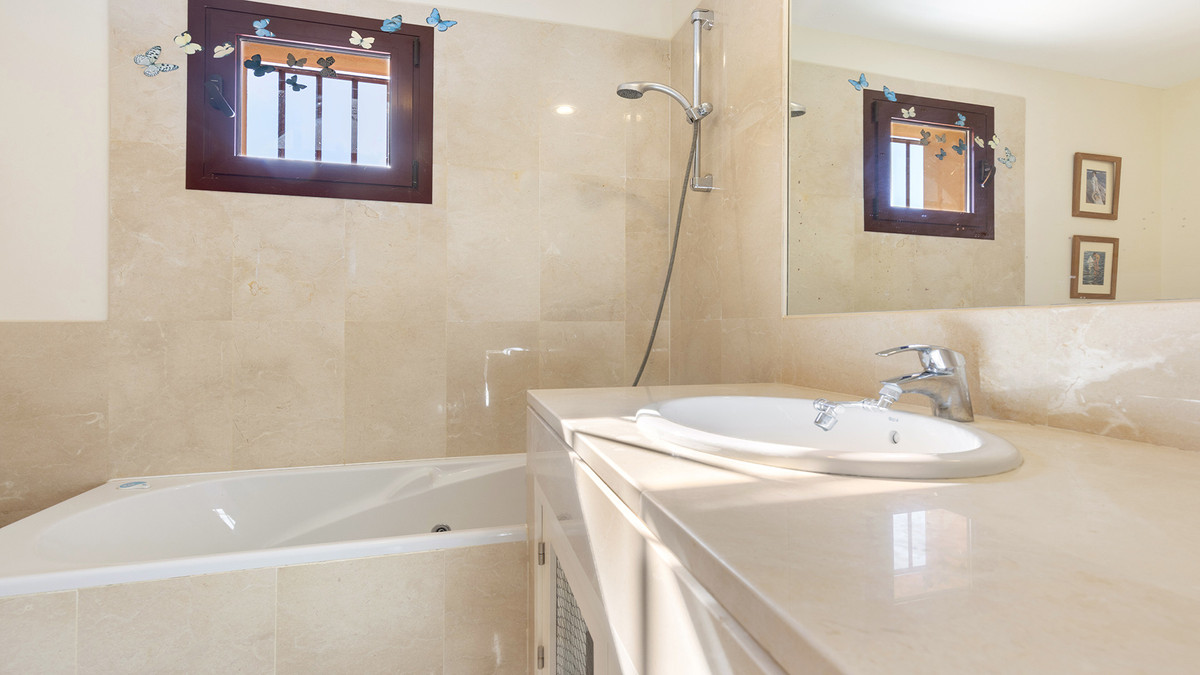 3 Bed Apartment for sale in Manilva Costa Del Sol, Málaga, Spain