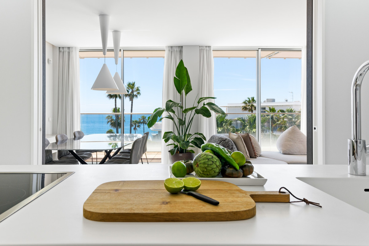 3 Bed Apartment for sale in Estepona Costa Del Sol, Málaga, Spain