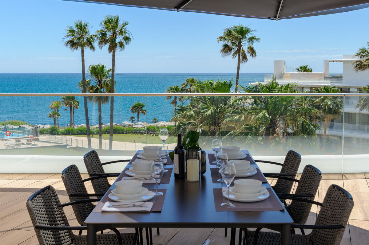 3 Bed Apartment for sale in Estepona Costa Del Sol, Málaga, Spain