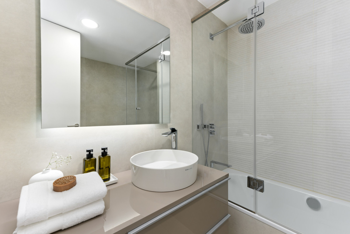 3 Bed Apartment for sale in Estepona Costa Del Sol, Málaga, Spain