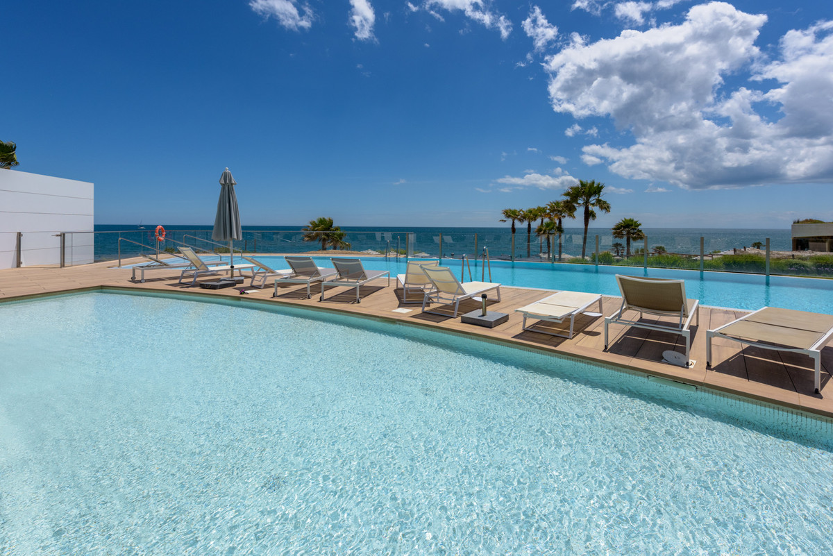 3 Bed Apartment for sale in Estepona Costa Del Sol, Málaga, Spain