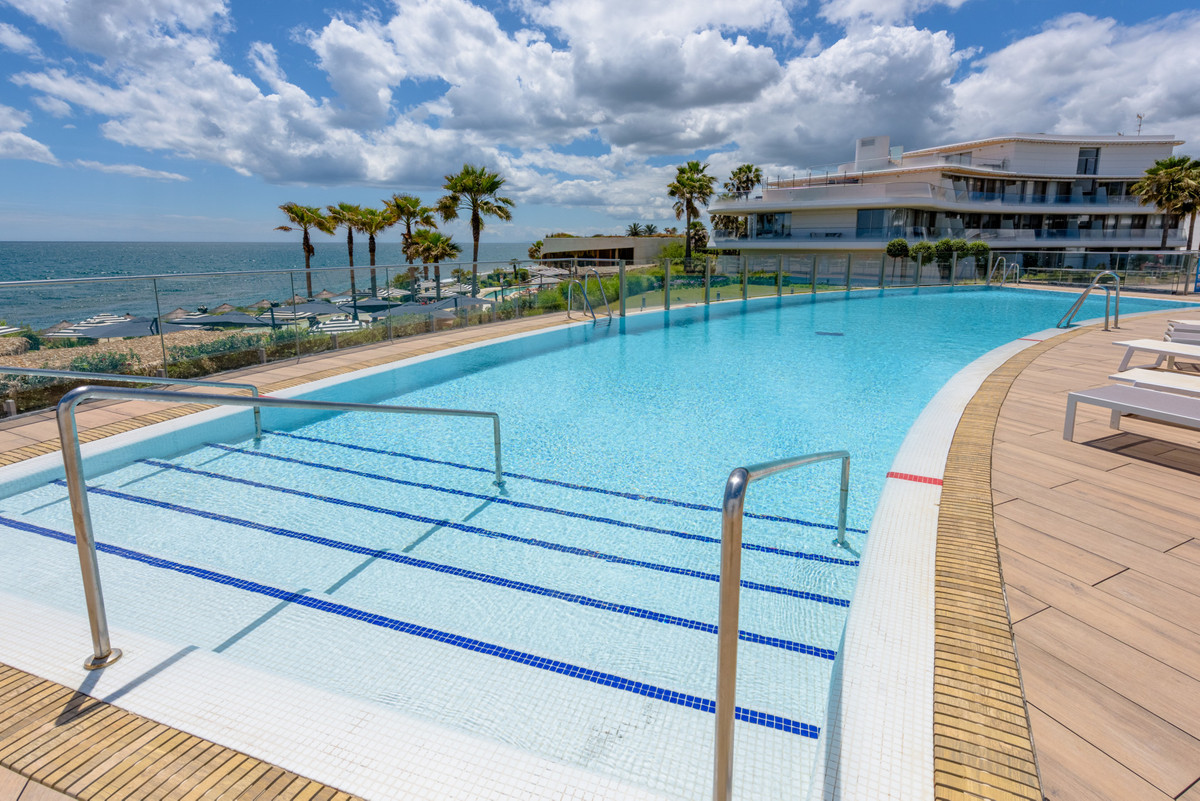 3 Bed Apartment for sale in Estepona Costa Del Sol, Málaga, Spain