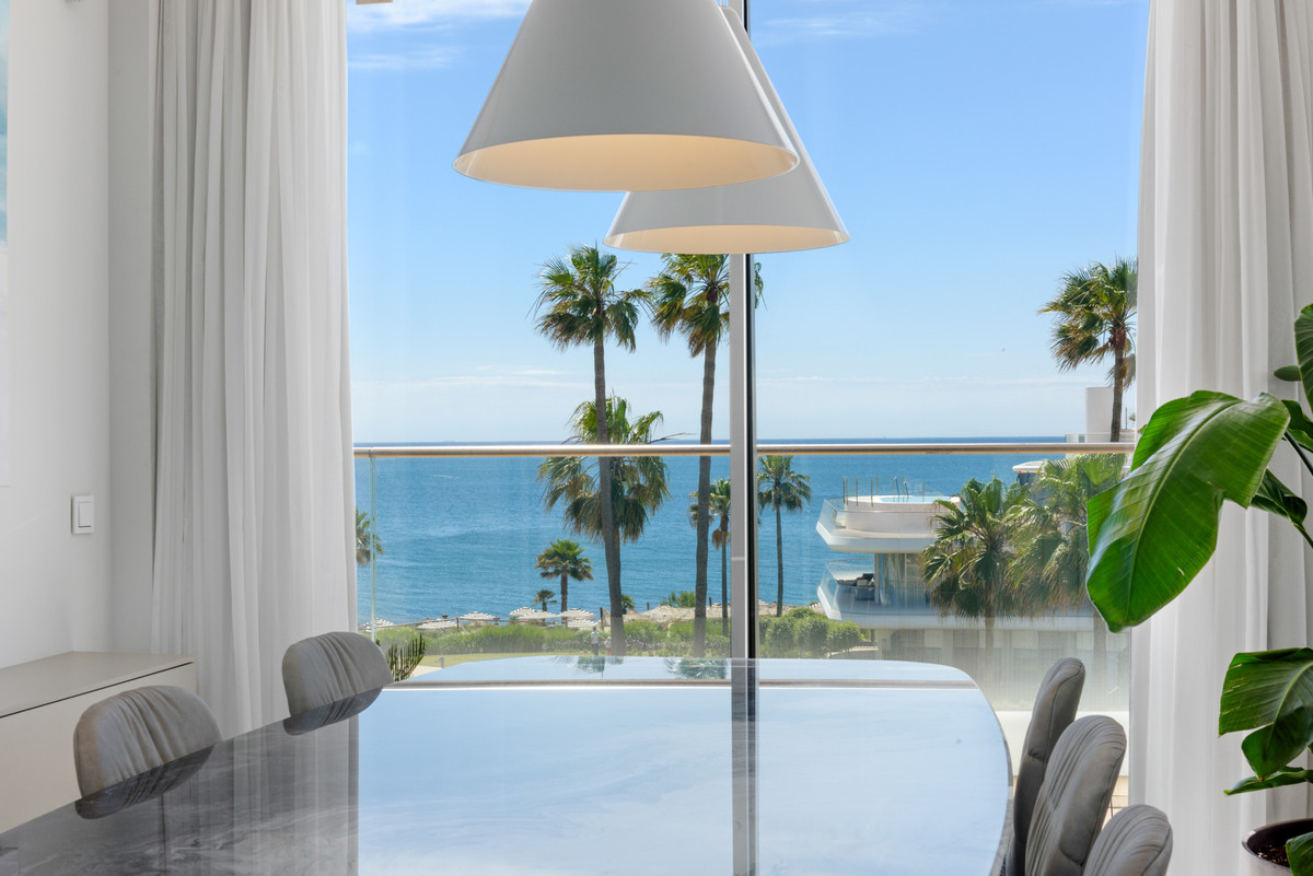 3 Bed Apartment for sale in Estepona Costa Del Sol, Málaga, Spain