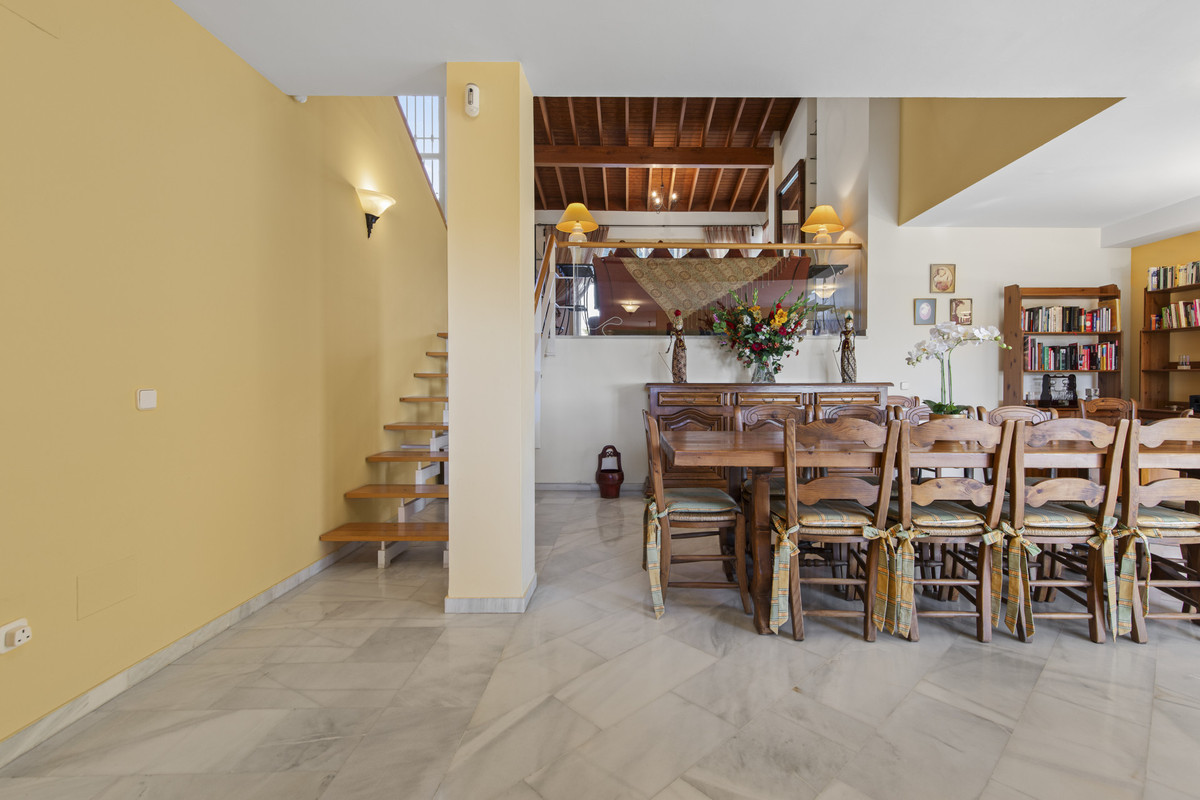 3 Bed Townhouse for sale in Benahavís Costa Del Sol, Málaga, Spain