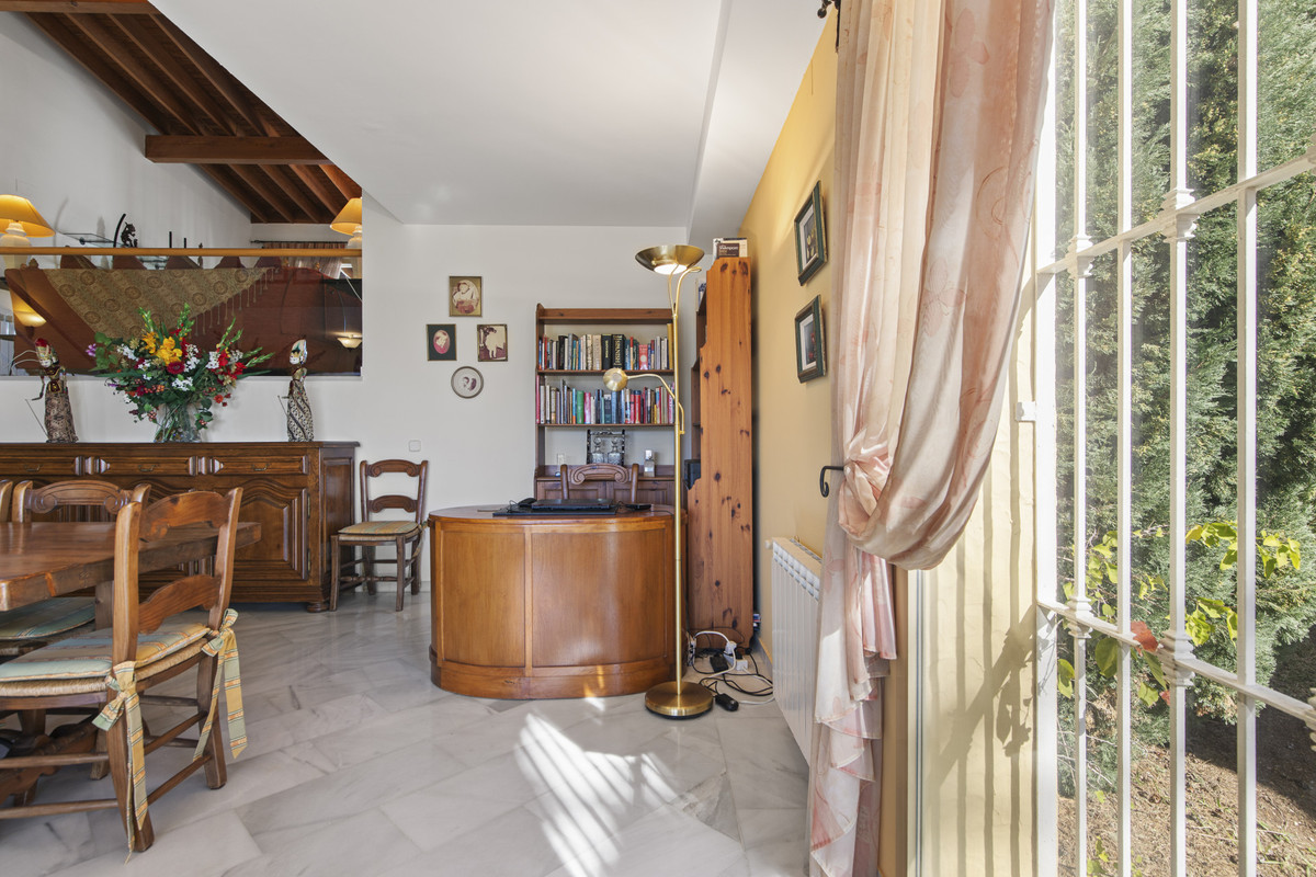 3 Bed Townhouse for sale in Benahavís Costa Del Sol, Málaga, Spain