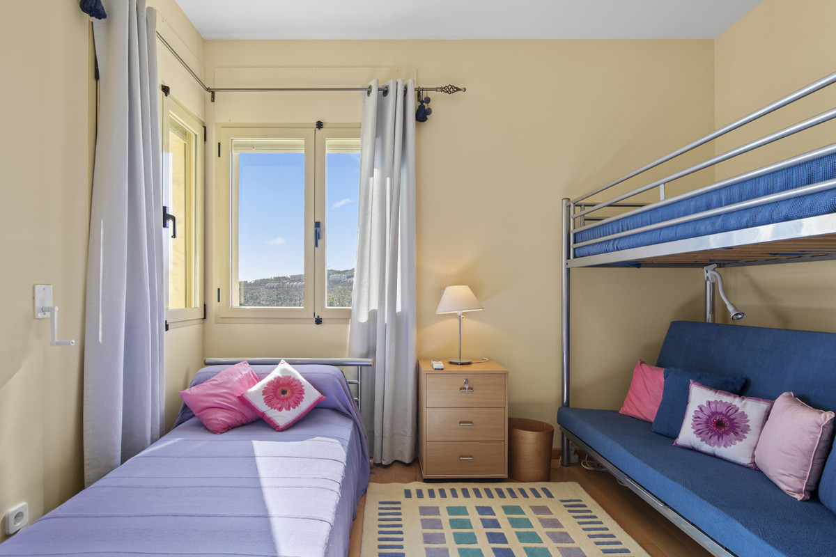 3 Bed Townhouse for sale in Benahavís Costa Del Sol, Málaga, Spain