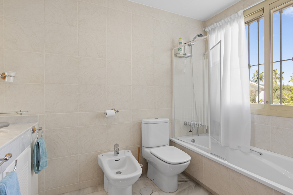 3 Bed Townhouse for sale in Benahavís Costa Del Sol, Málaga, Spain