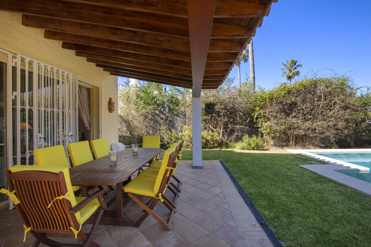 3 Bed Townhouse for sale in Benahavís Costa Del Sol, Málaga, Spain